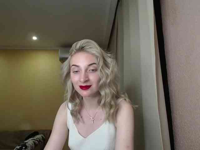 LunaLicksy webcam
