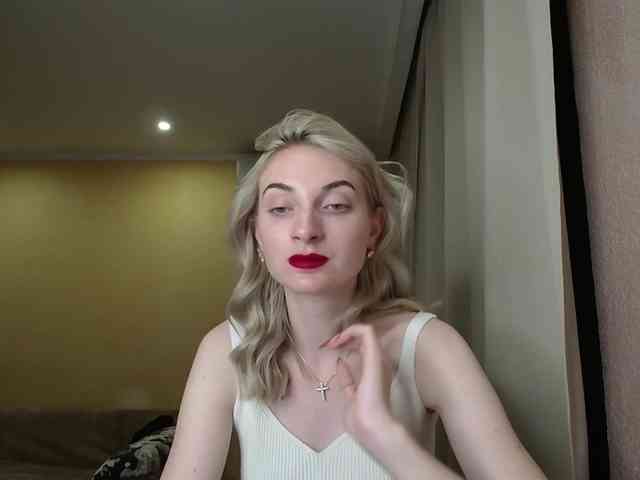 LunaLicksy webcam