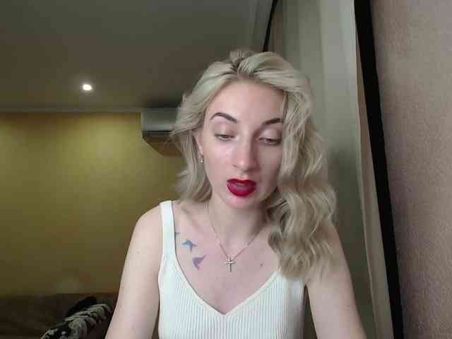 LunaLicksy webcam