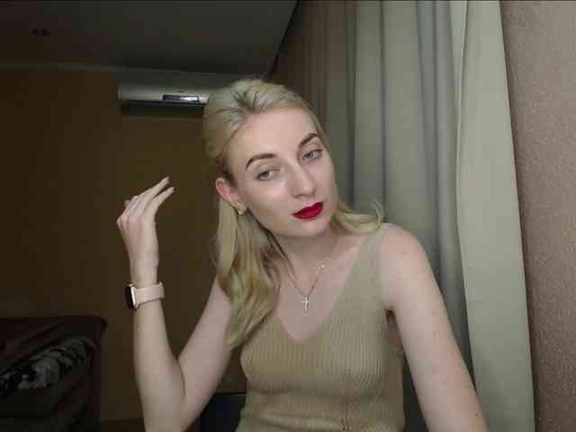 LunaLicksy webcam