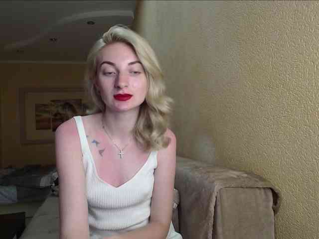 LunaLicksy webcam