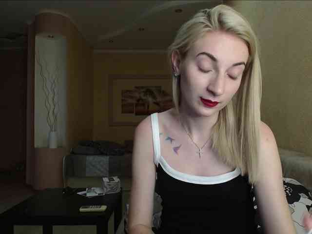LunaLicksy webcam