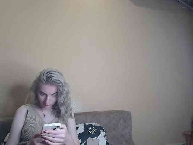 LunaLicksy webcam