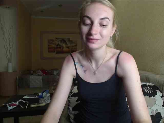 LunaLicksy webcam