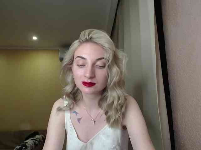 LunaLicksy webcam