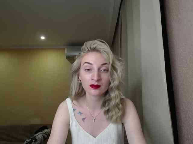 LunaLicksy webcam