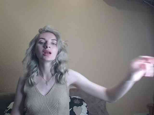 LunaLicksy webcam