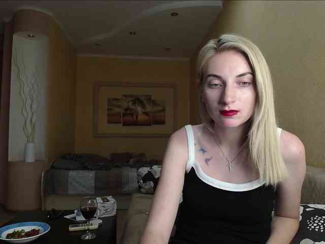 LunaLicksy webcam