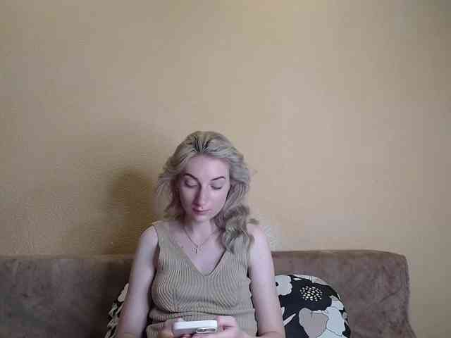 LunaLicksy webcam
