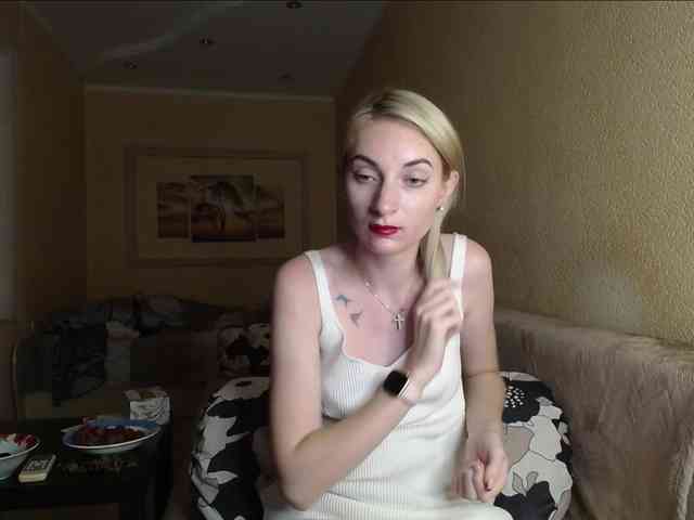 LunaLicksy webcam