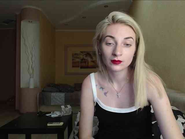 LunaLicksy webcam