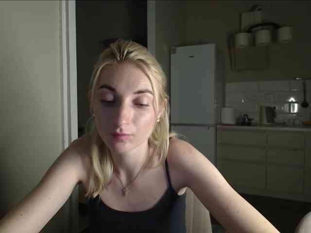 LunaLicksy webcam