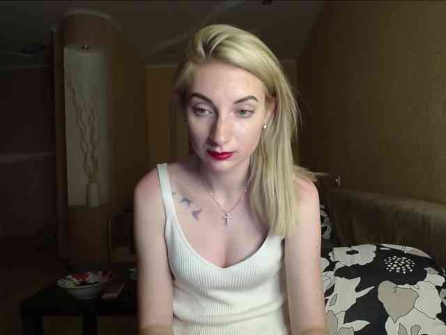 LunaLicksy webcam
