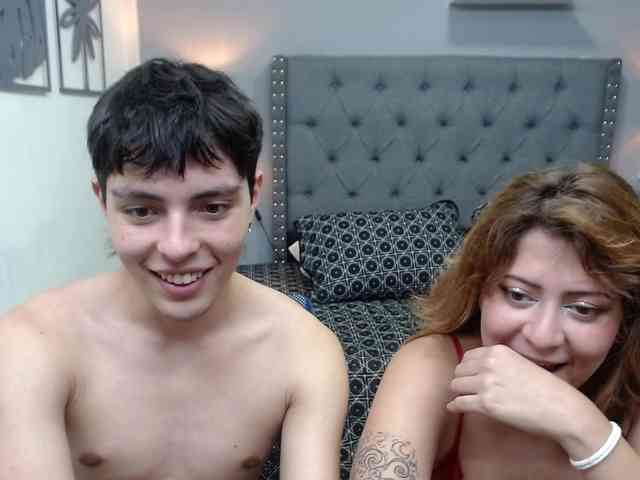 couplemysterious... Live Webcam on BongaCams