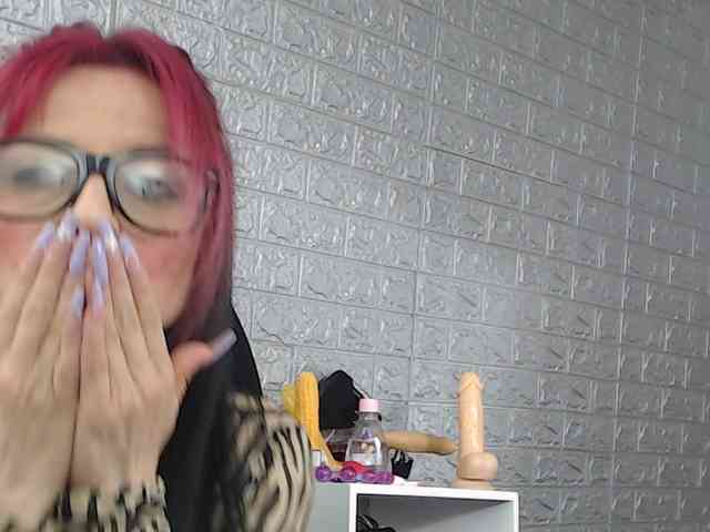 angierot20251 webcam