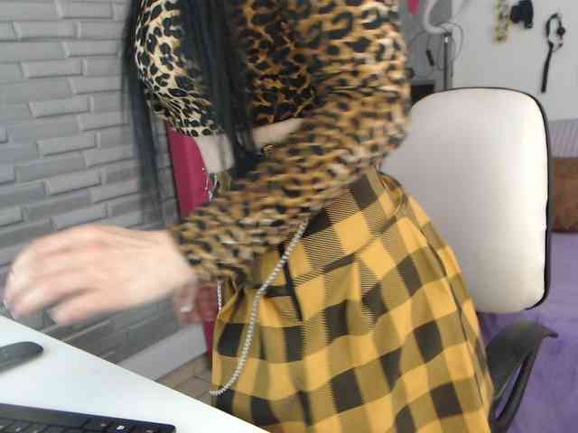 angierot20251 webcam