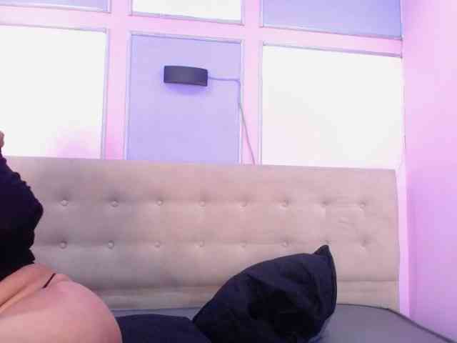 CrystalLovely webcam