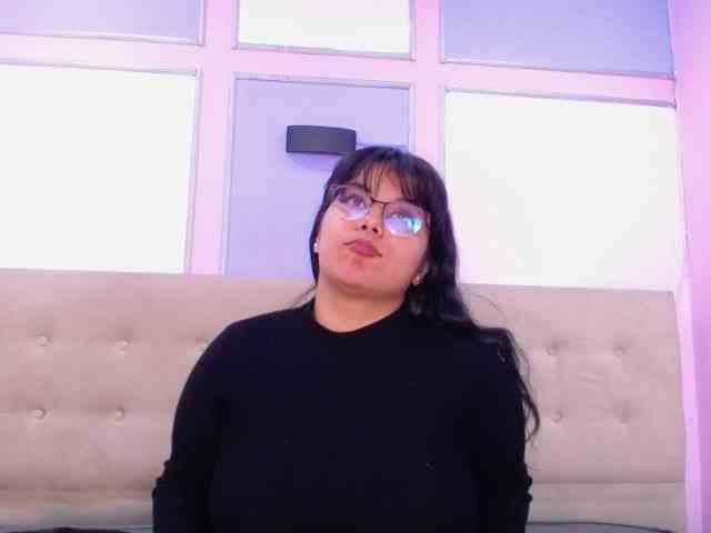 CrystalLovely webcam