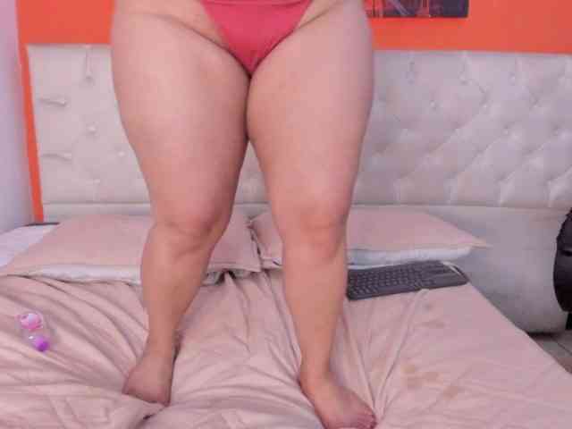 CrystalLovely webcam
