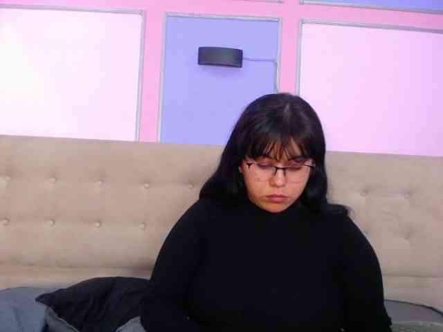 CrystalLovely webcam