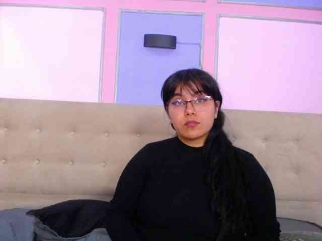 CrystalLovely webcam