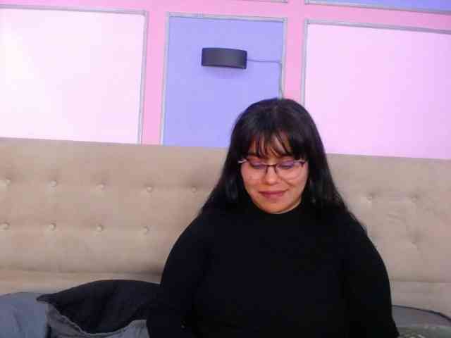 CrystalLovely webcam