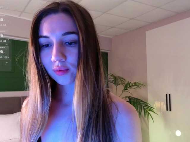  LizaLove chat room