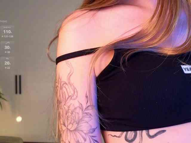 LizaLove webcam