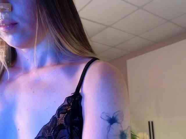 LizaLove webcam