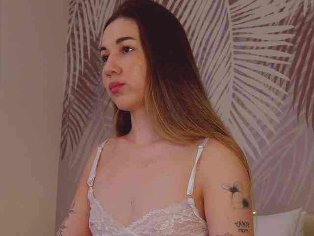 LizaLove webcam