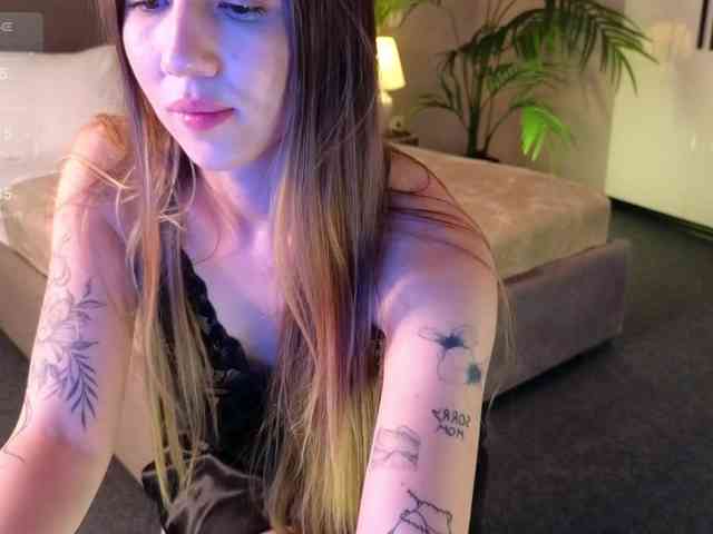 LizaLove webcam
