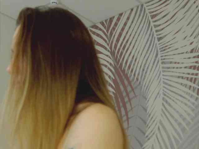 LizaLove webcam