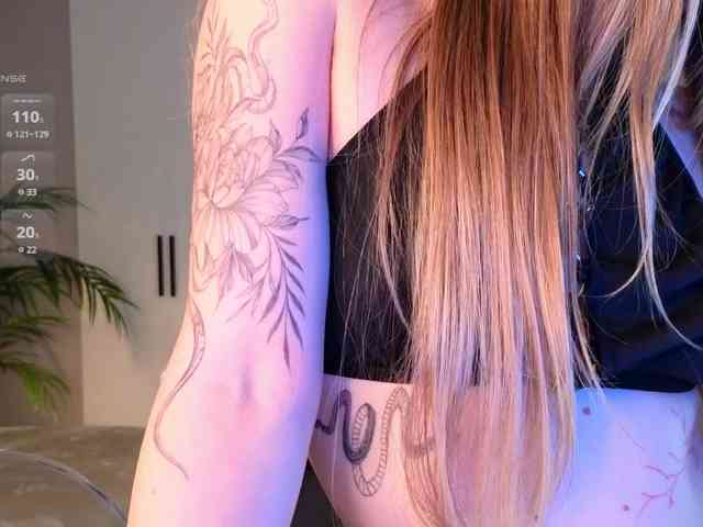 LizaLove webcam