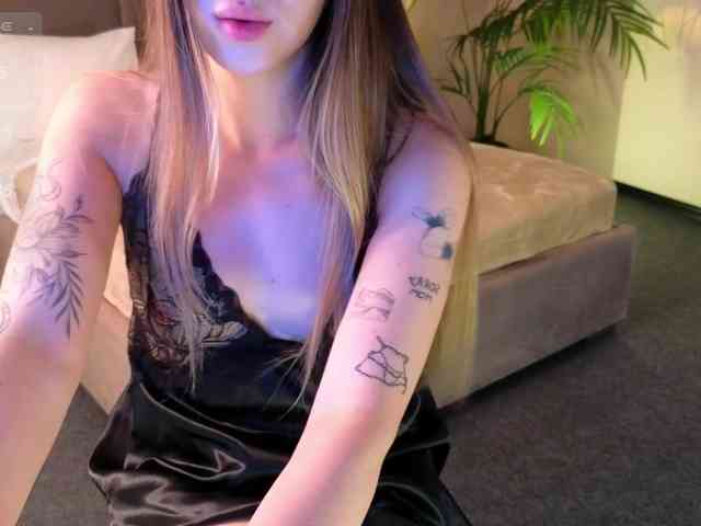 LizaLove webcam