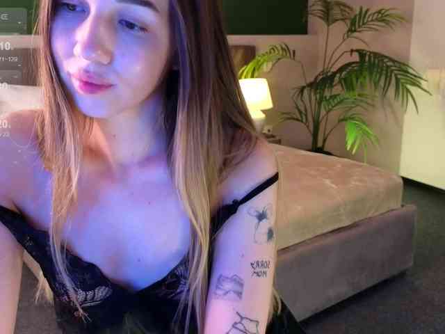 LizaLove webcam