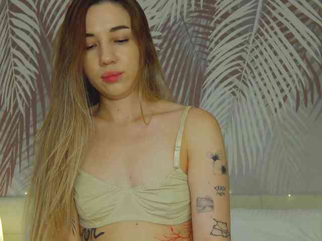 LizaLove webcam