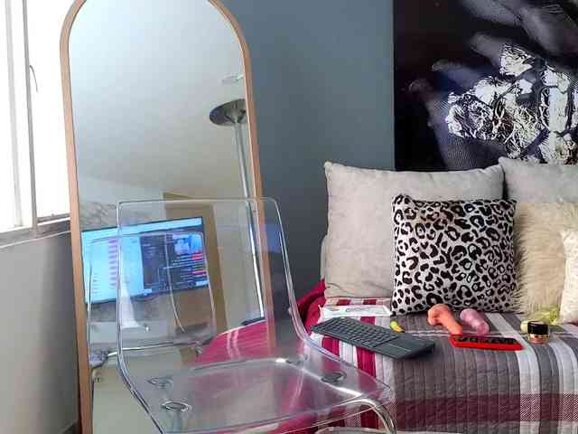 perlasecret webcam