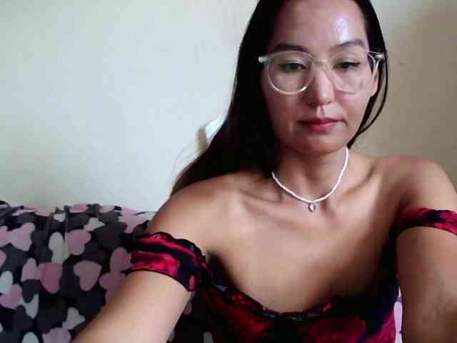 on line chat Luu-Lii77