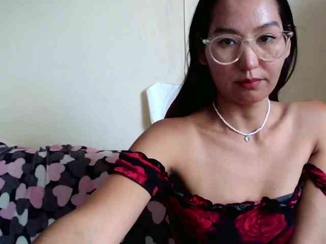 on line chat Luu-Lii77