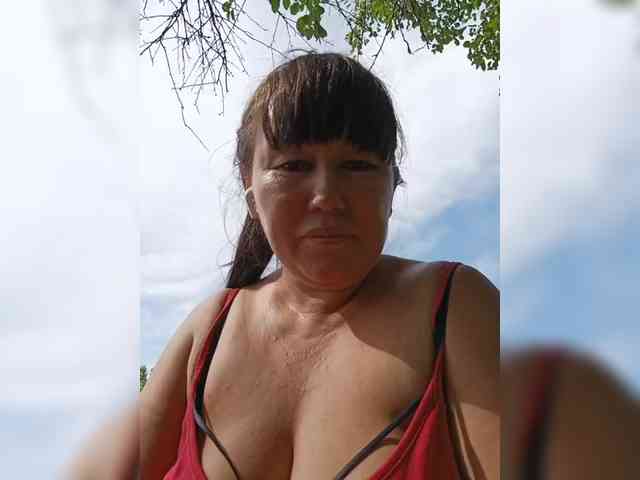 Luu-Lii77 Live Webcam on BongaCams