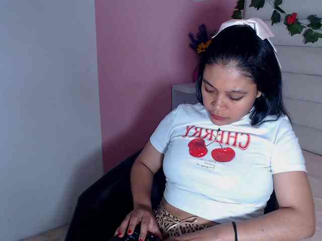 VictoriaNait webcam