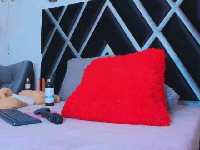 Melany-Miller webcam