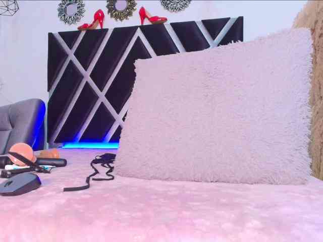 Melany-Miller webcam