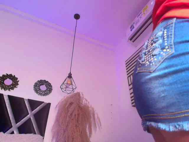 Melany-Miller webcam