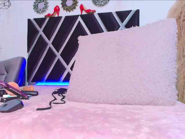 Melany-Miller webcam