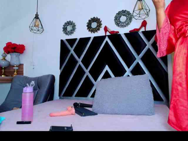 Melany-Miller webcam