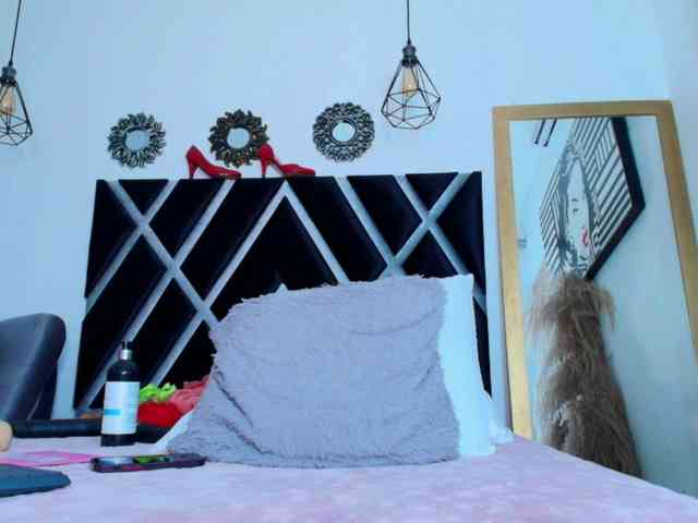 Melany-Miller webcam