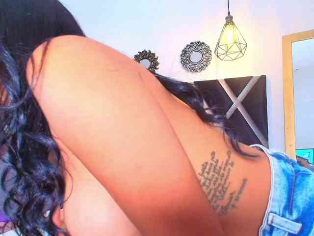 Melany-Miller webcam