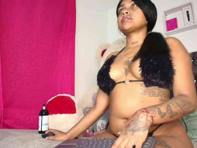 Melany-Miller webcam