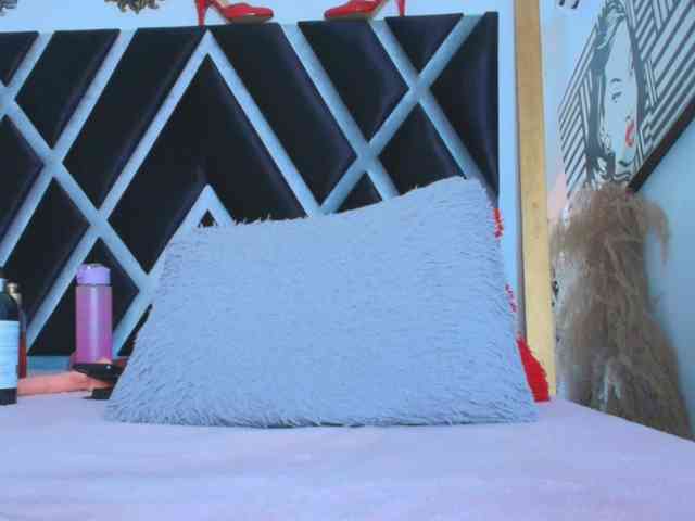 Melany-Miller webcam